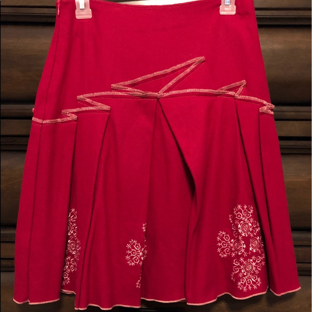 Embroidery Woman Skirt